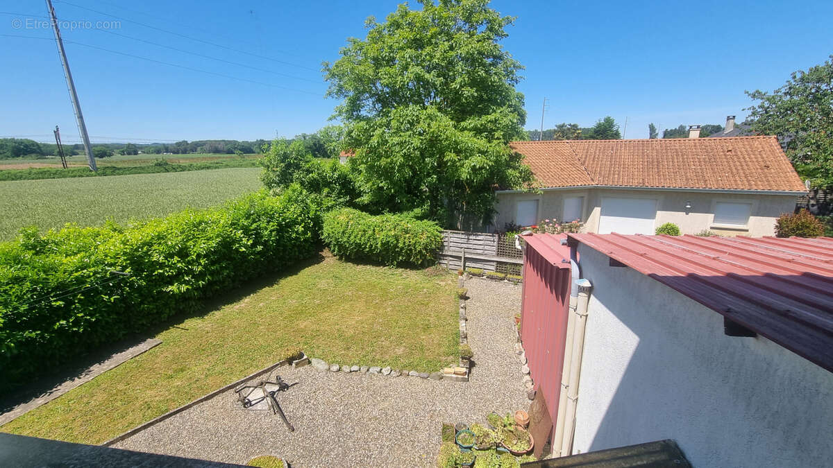 Maison à JUILLAN