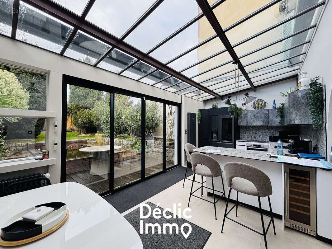 Quand l'exception devient adresse : maison au Mail avec jardin et studio indépendant - photo 7