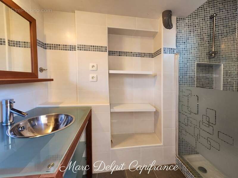 Maison de village 253 m² (169 m² habitables)+ garage + terrasse et mezzanine – Elne Centre historique – Idéal investisseur ou fa - photo 12