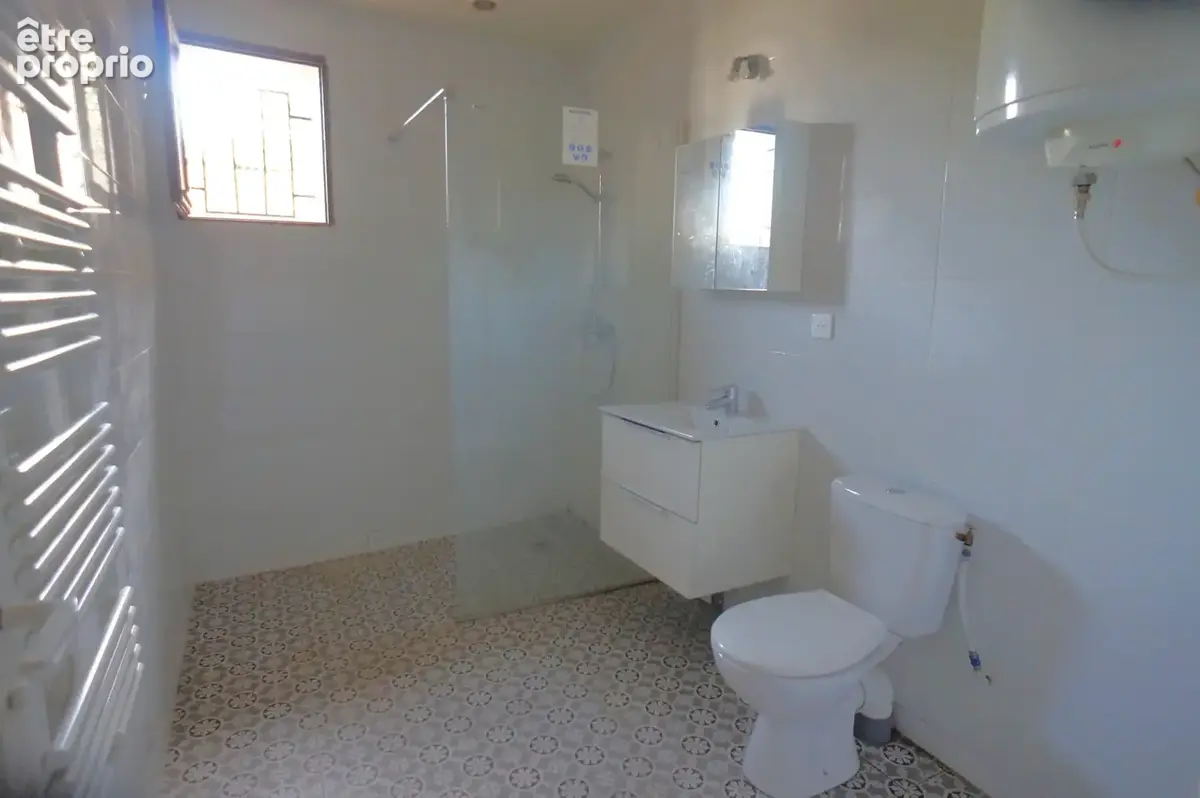 Immeuble sur la commune de Senan comprenant 3 logements T3, sur jardin de 700m2 avec garage - photo 6