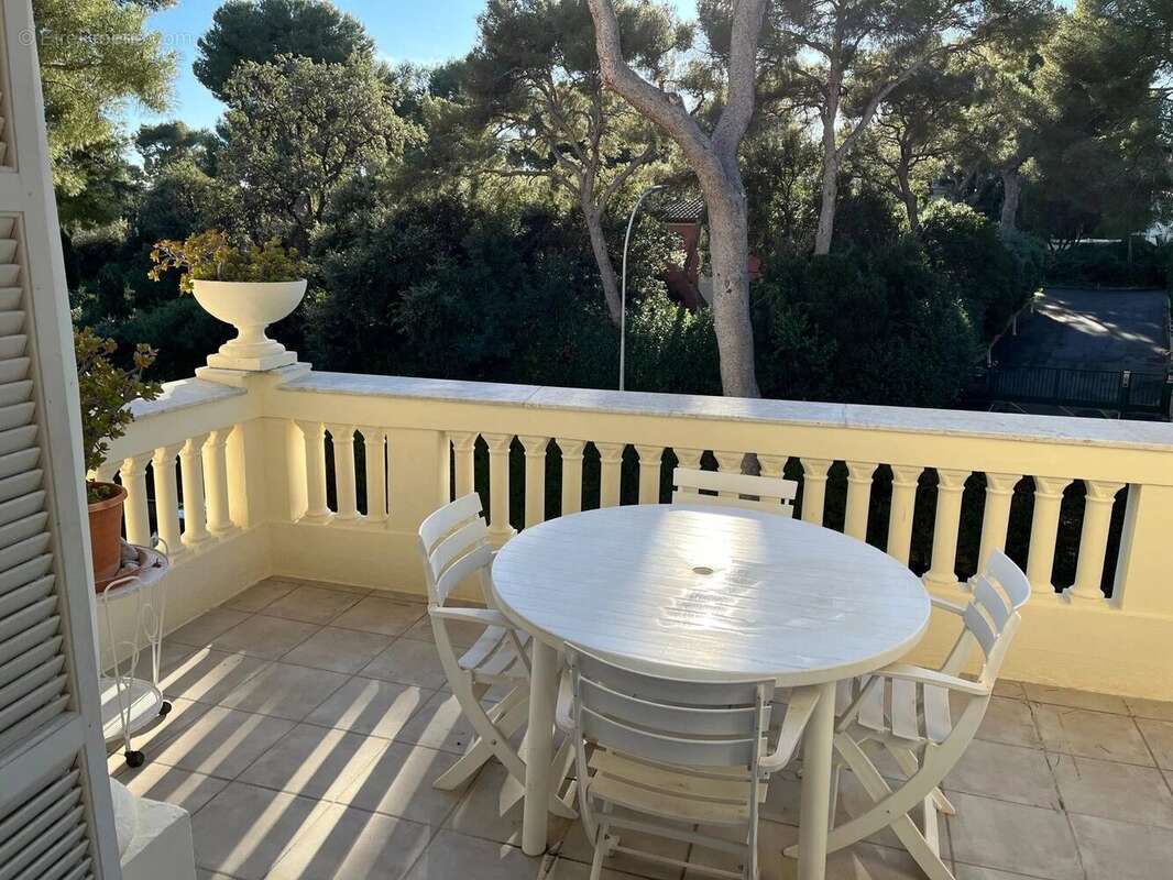 Appartement à ROQUEBRUNE-CAP-MARTIN
