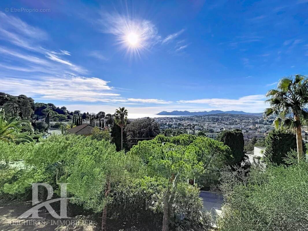 Appartement à LE CANNET