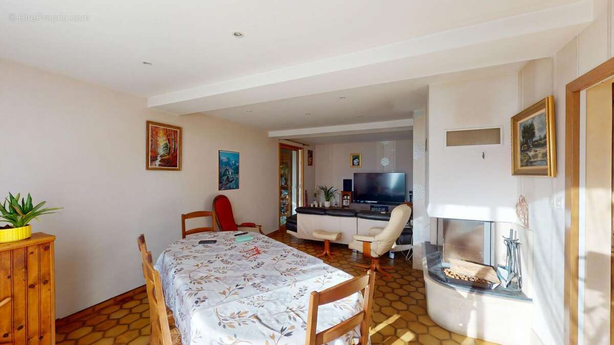 Maison à BEAUMONT-HAGUE