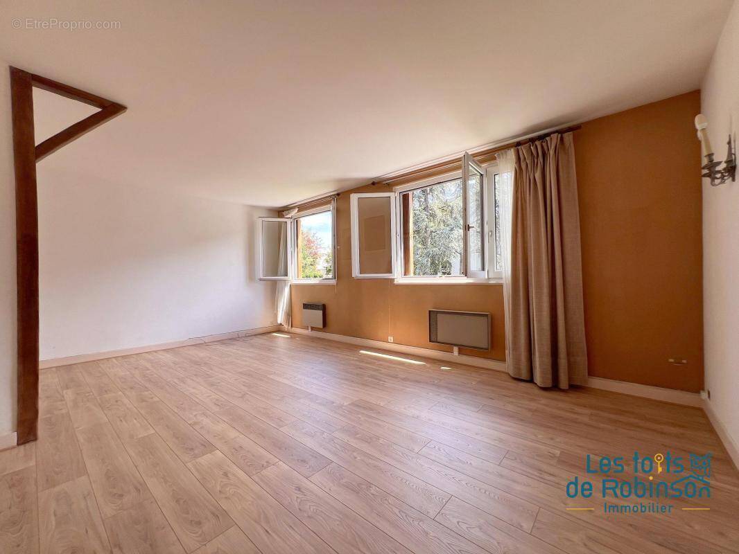 Appartement à LE PLESSIS-ROBINSON