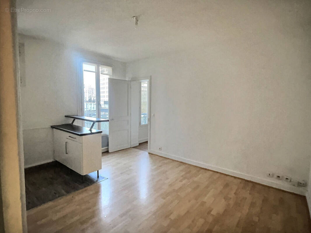 Appartement à PARIS-20E