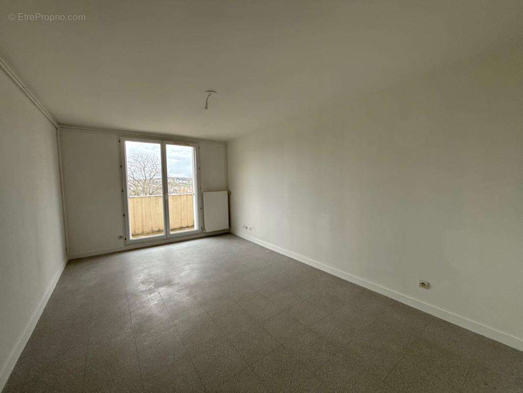 Appartement T4 86,66 m² avec balcon Saint-Etienne Villeboeuf le Haut - photo 4