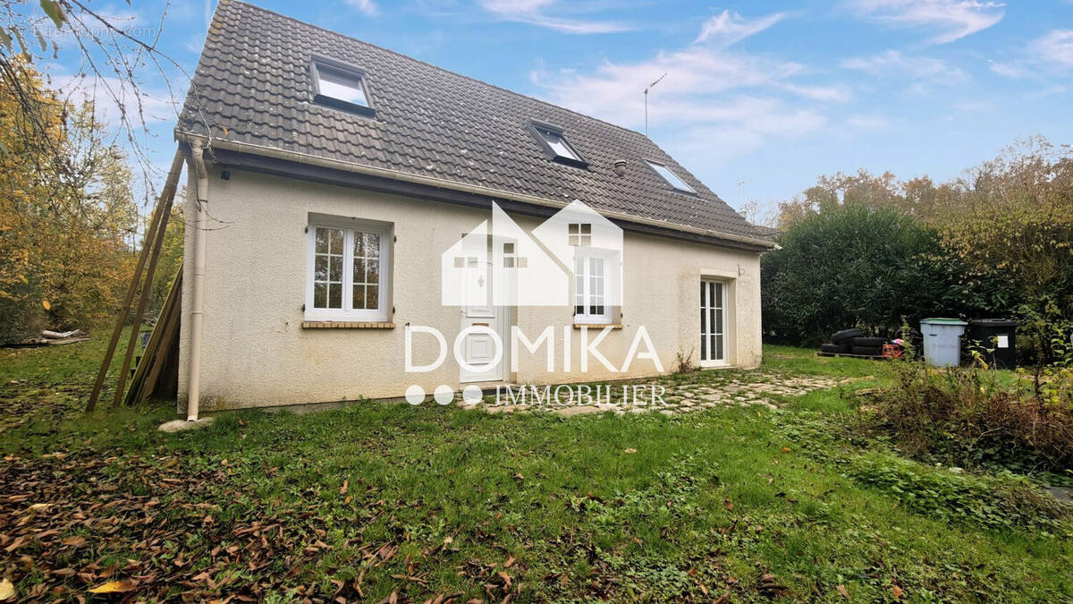 Maison à MONDONVILLE-SAINT-JEAN