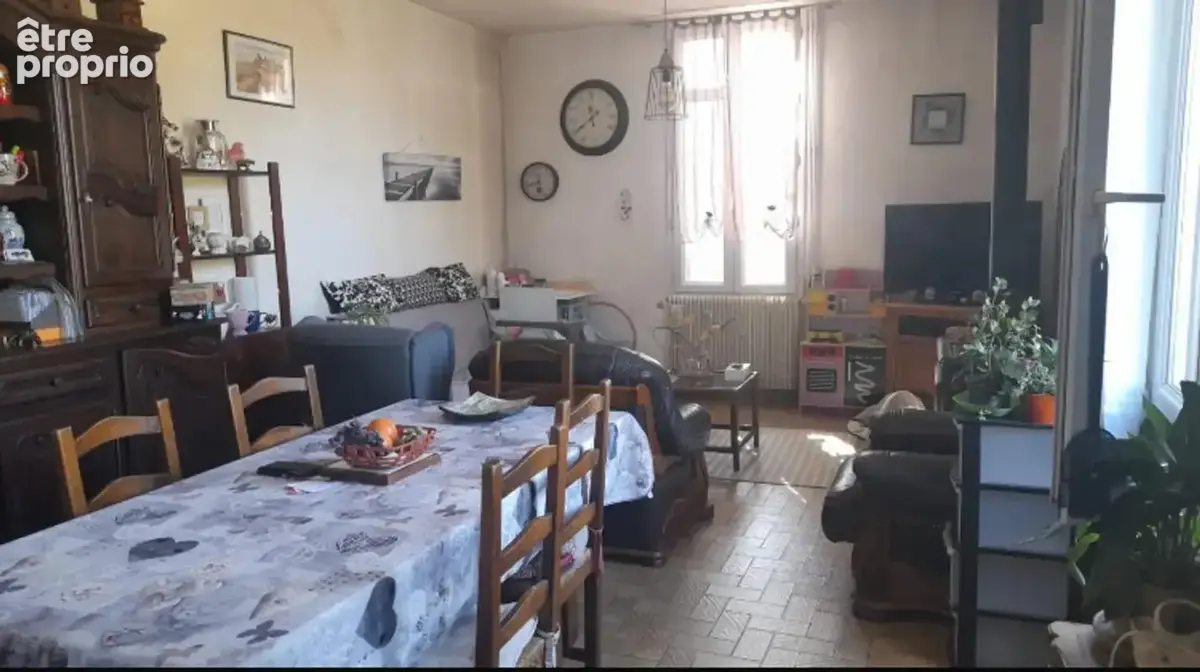 Maison de 5 pièces de 79 m² à Les Peintures - photo 2