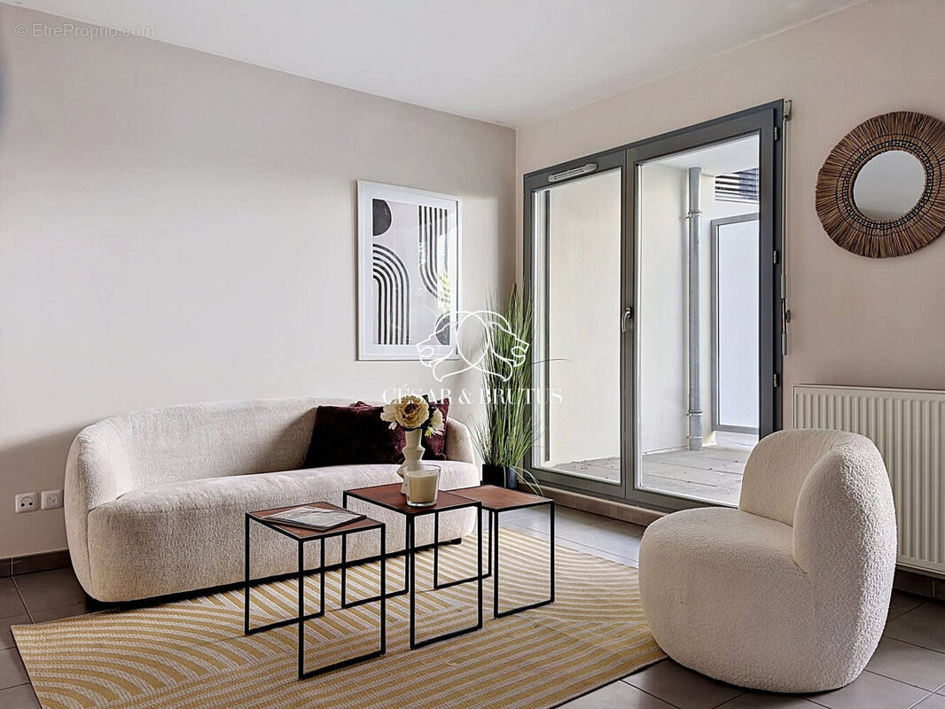Appartement à NEUVILLE-SUR-SAONE