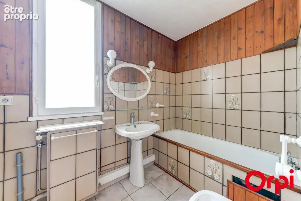 Exclusivité Orpi - Appartement T3 lumineux et traversant de près de 70 m2 avec une place privative - photo 13
