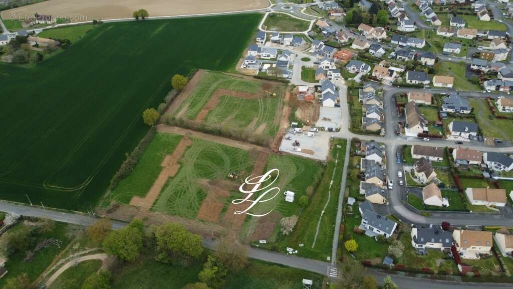 Terrain à SARGE-LES-LE-MANS