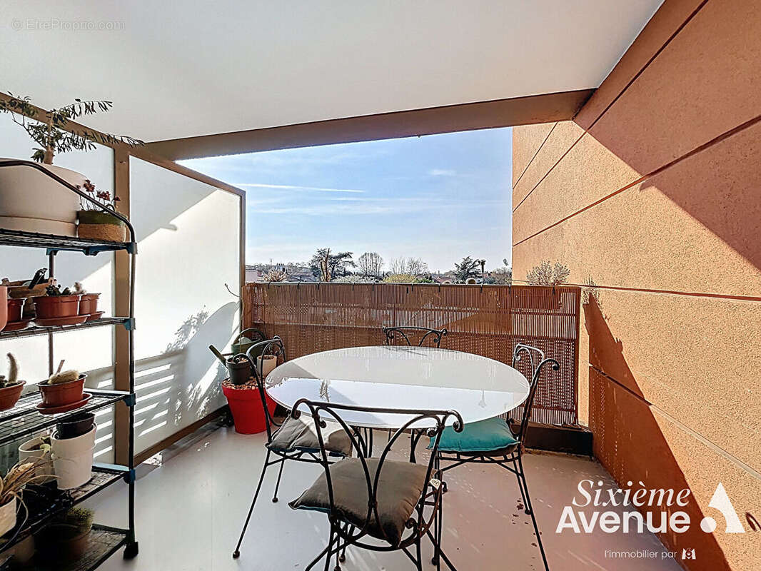 Appartement à DECINES-CHARPIEU