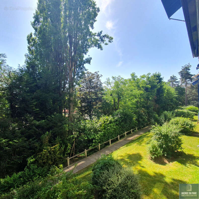 Appartement à VILLE-D'AVRAY