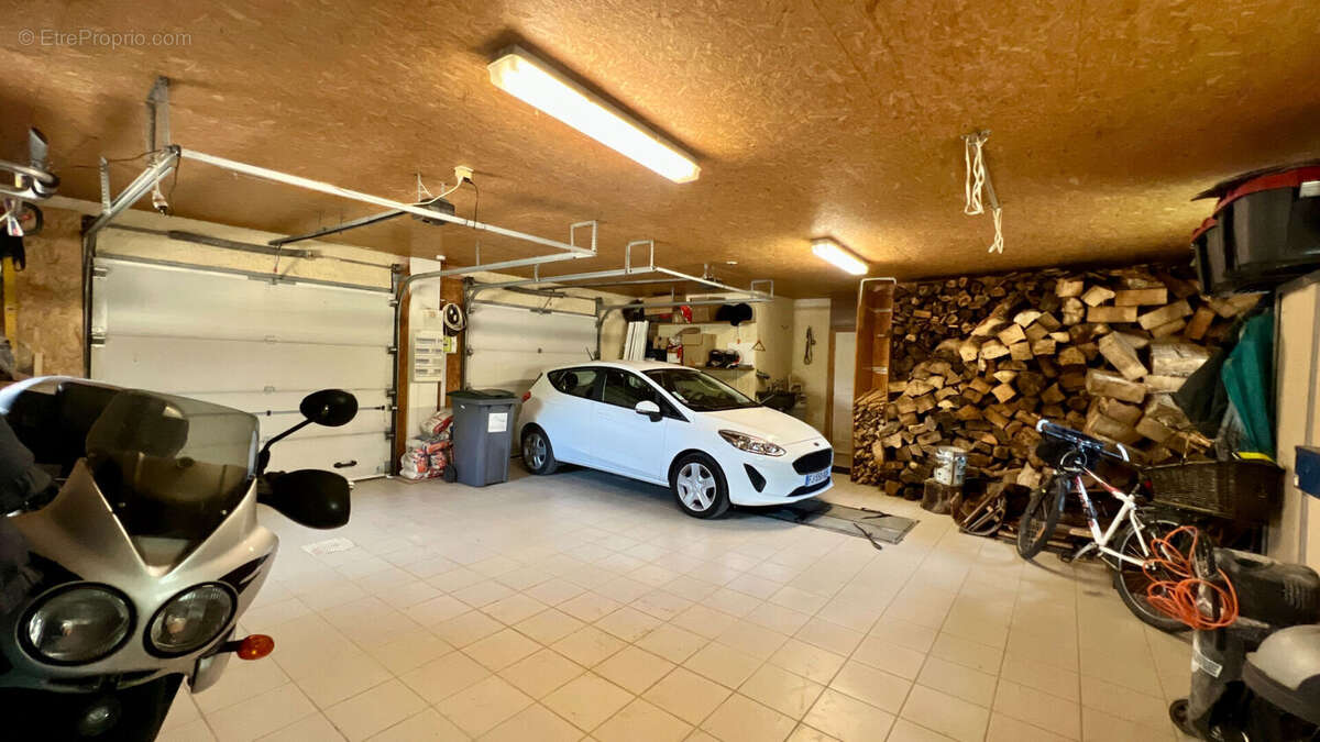 Maison à SAINT-DENIS-EN-BUGEY