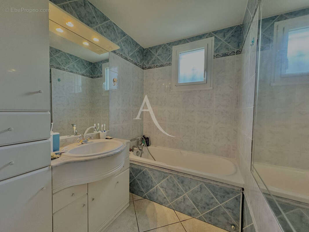 Maison à OZOIR-LA-FERRIERE