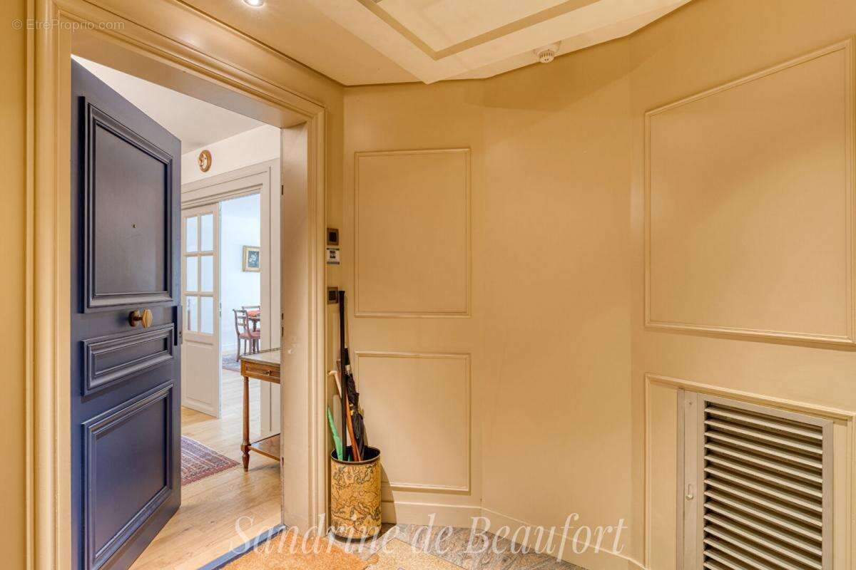 Appartement à PARIS-17E