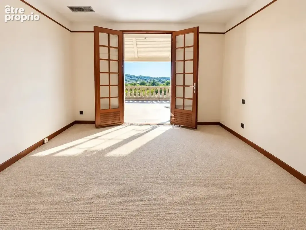 Rousson, propriété avec piscine, vue dégagée, vaste terrain clos de 4208 m², 150 m² habitable, 190 m² d'annexes - photo 16