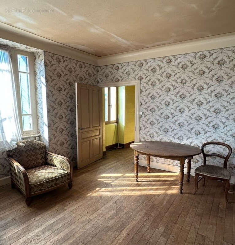 Maison à CHAVANNES-SUR-SURAN