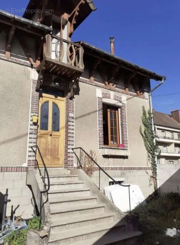 Maison à BRIENON-SUR-ARMANCON