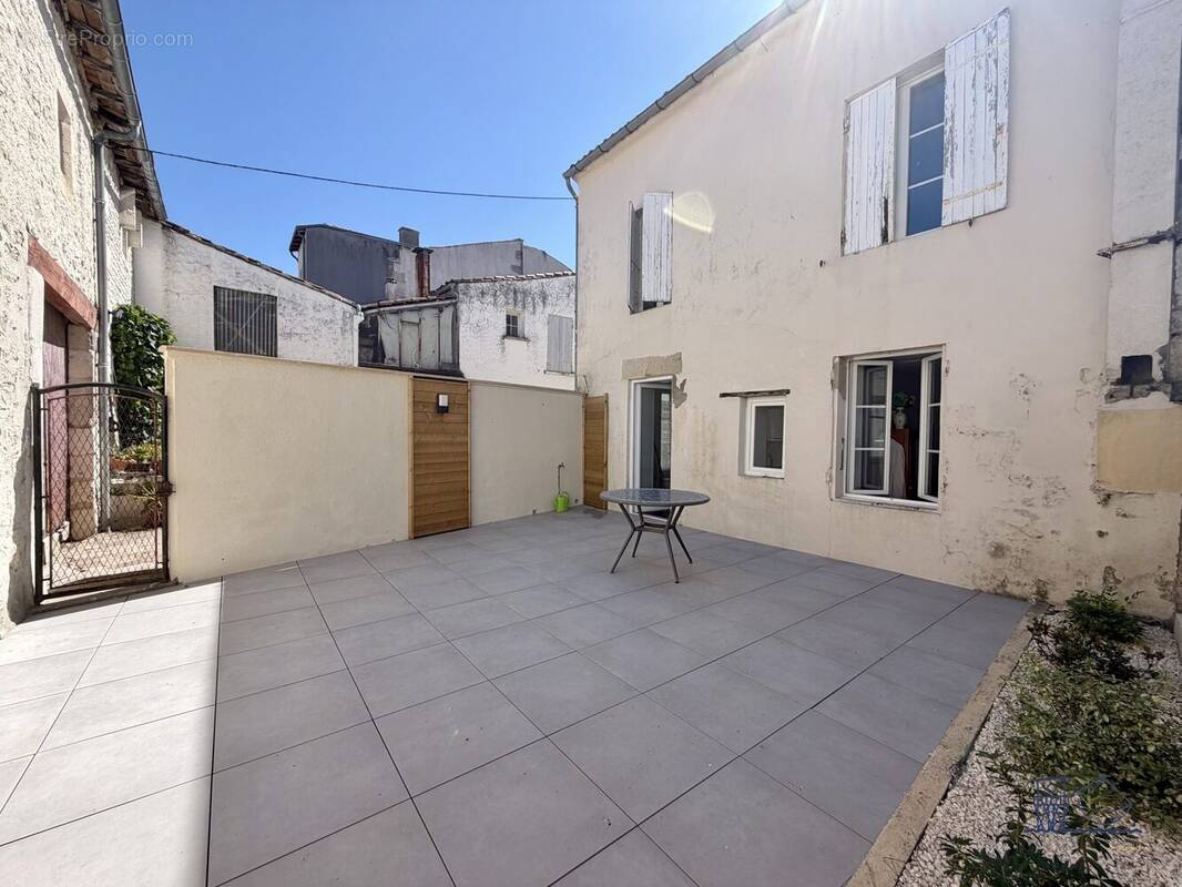 Maison à SAINT-FORT-SUR-GIRONDE