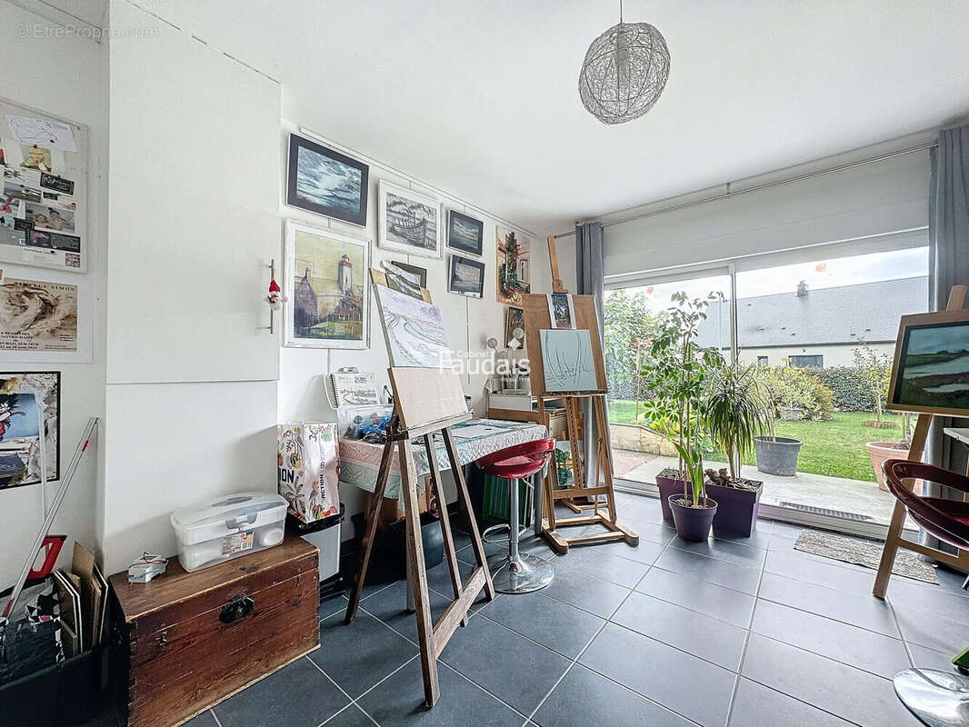 Maison 141 m² à Saint-Germain-Sur-Ay  - photo 8