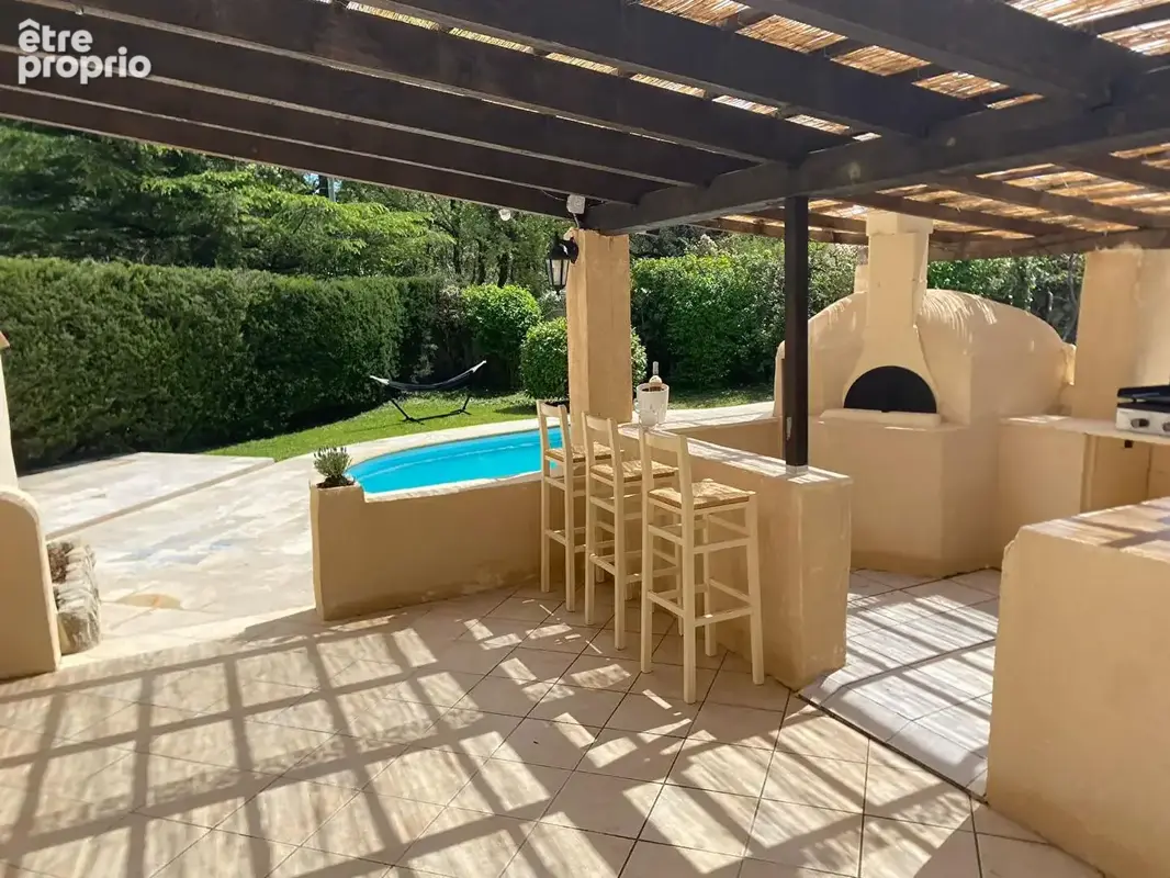 Garéoult Maison 5 pièces avec piscine au calme et proche des commodités - photo 3