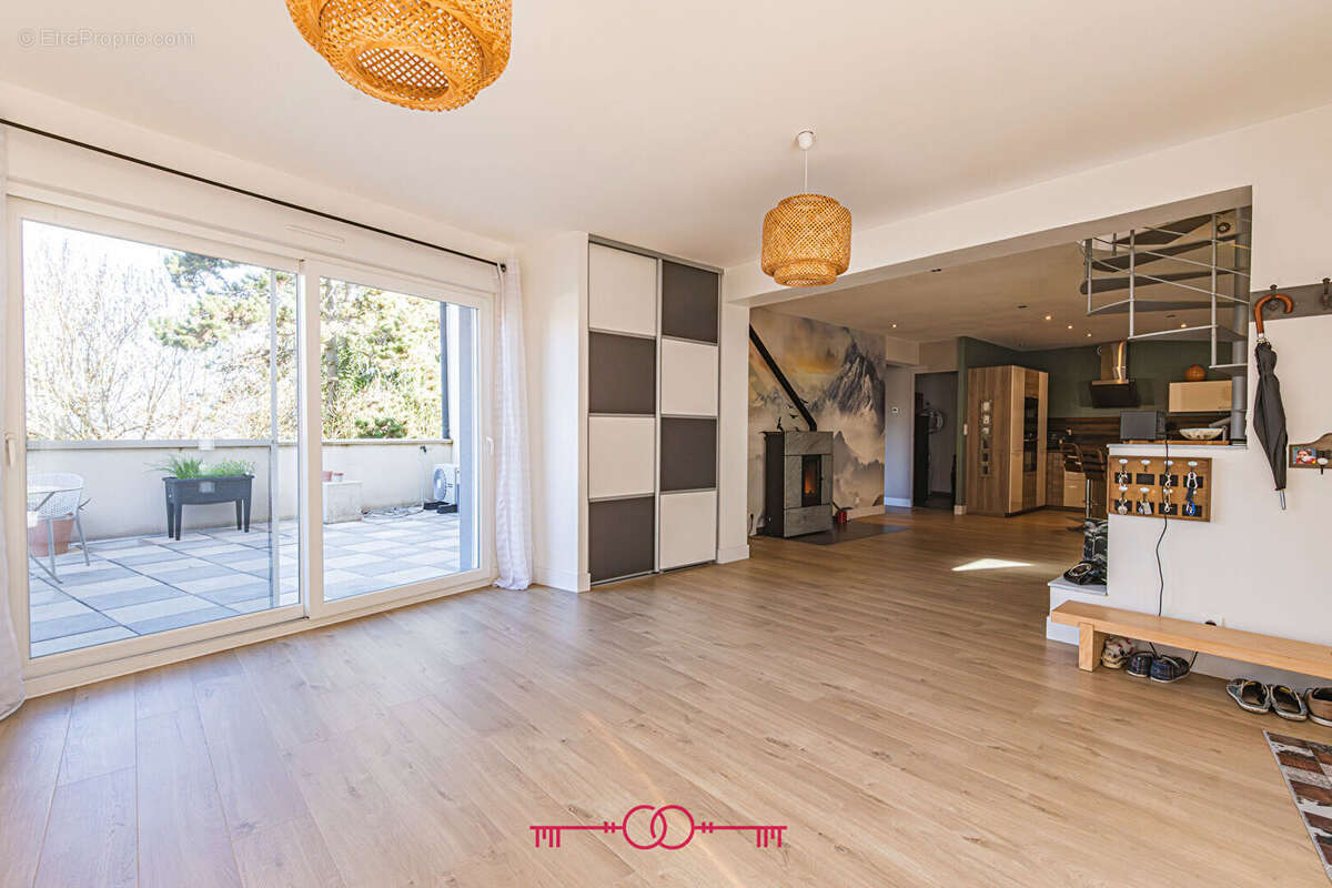 Maison à MAILLY-CHAMPAGNE