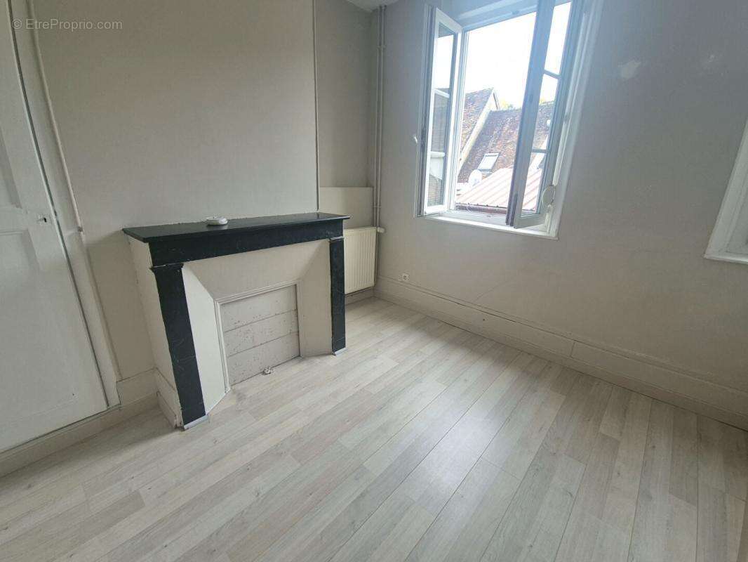 Maison à BEAUVAIS