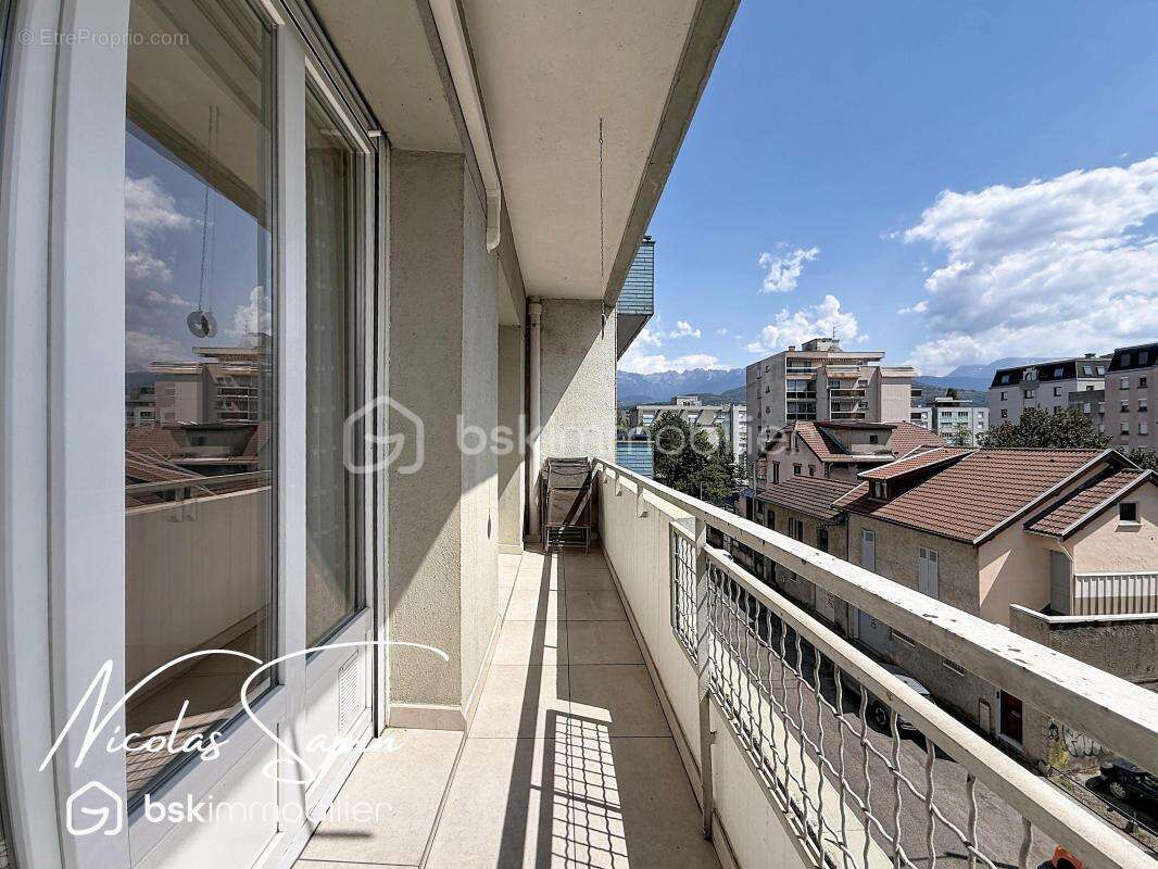 T3 entièrement rénové avec balcon - photo 8