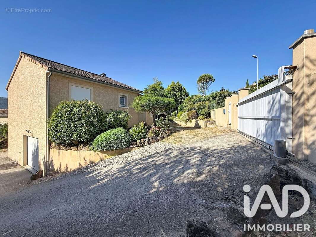 Maison 121 m² à Millau  - photo 3