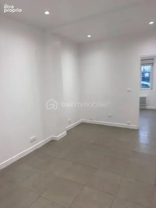 À VENDRE À PANTIN – Appartement 2 pièces refait à neuf de plain-pied, proche métro - photo 2