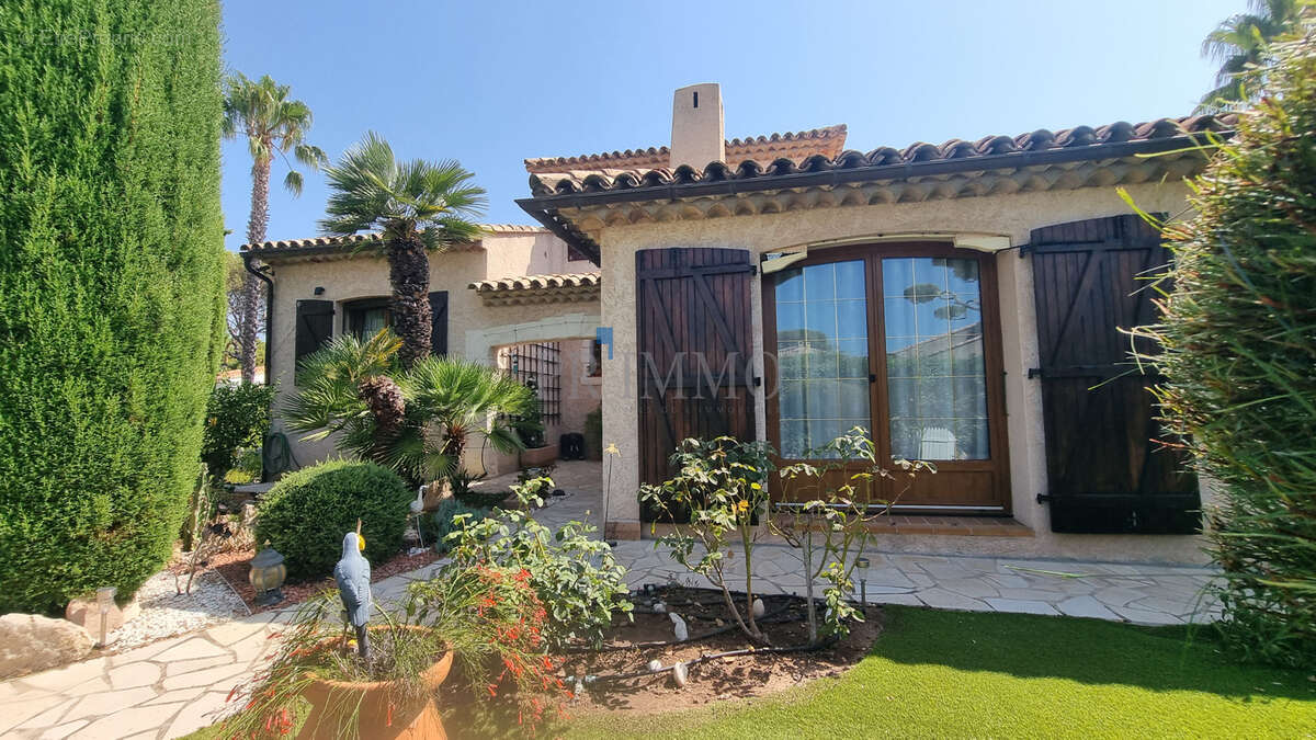 EXCLUSIVITÉ   BOULOURIS   Maison au calme, 3 chambres, jardin 615 m2 et grand sous-sol - photo 12