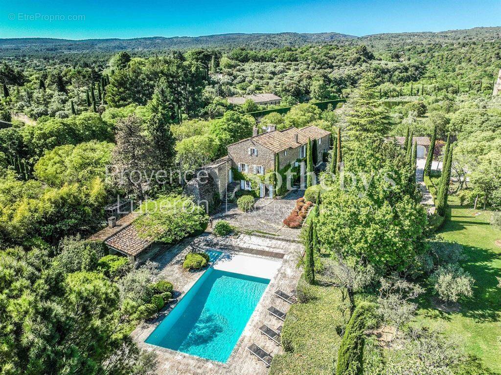 Maison à GORDES