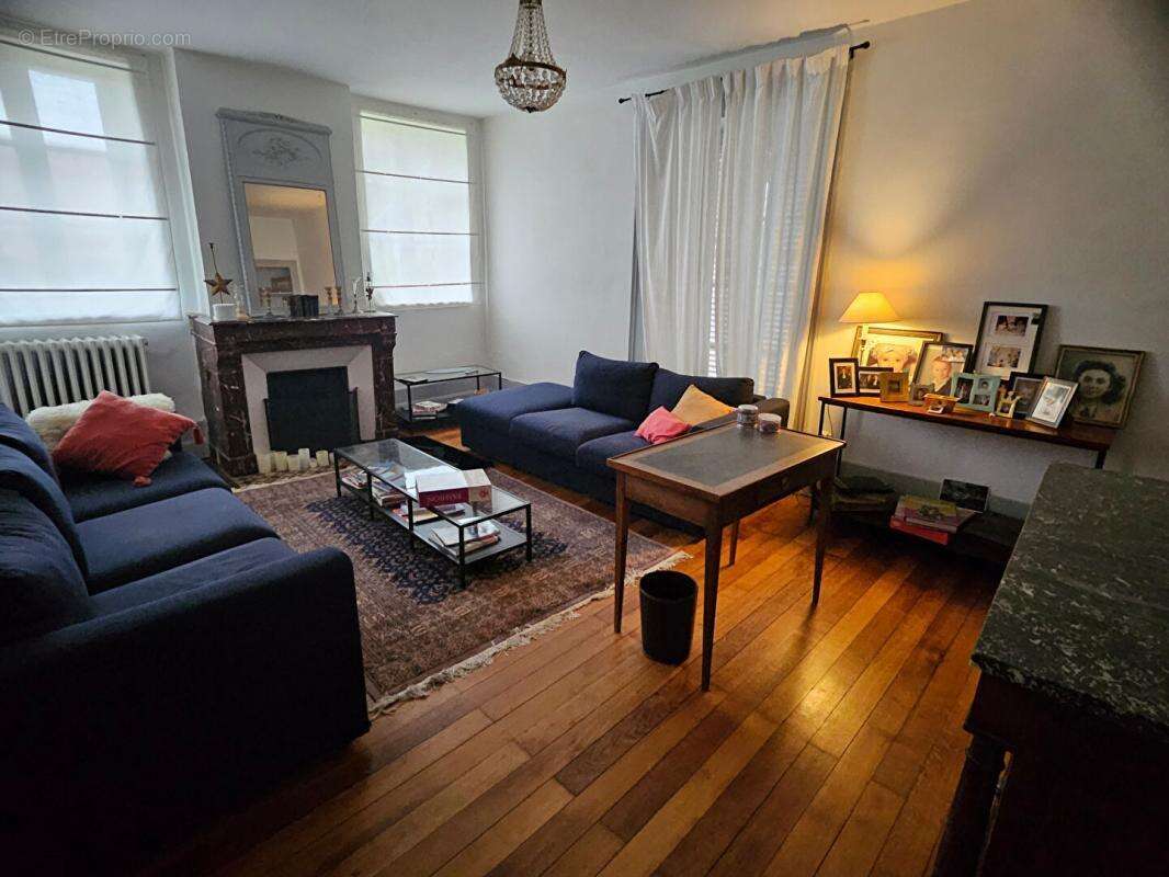 Maison à CHAMPAGNE-SUR-VINGEANNE