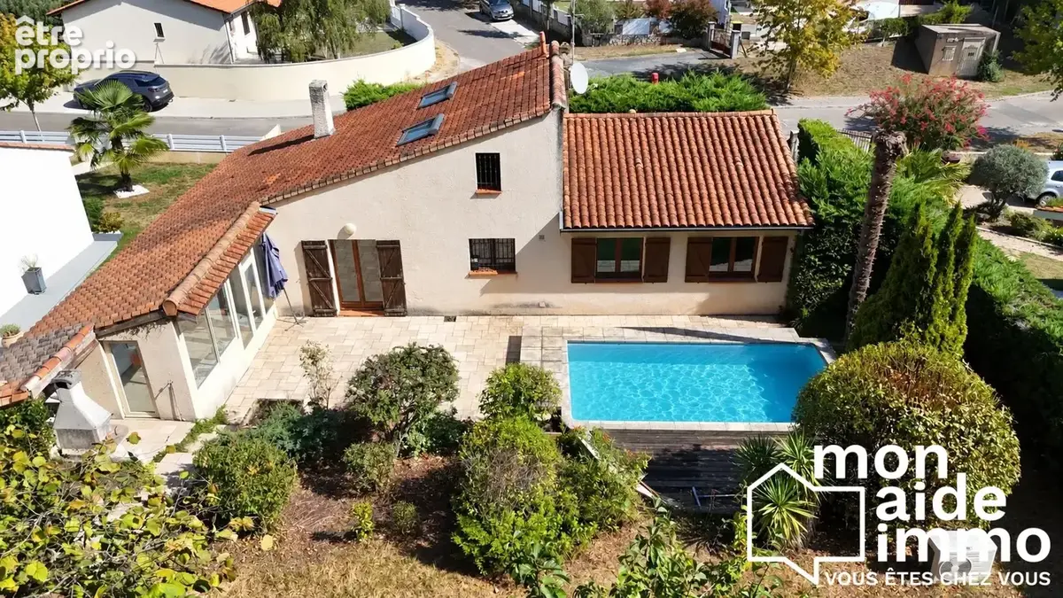 Maison à FARGUES-SAINT-HILAIRE