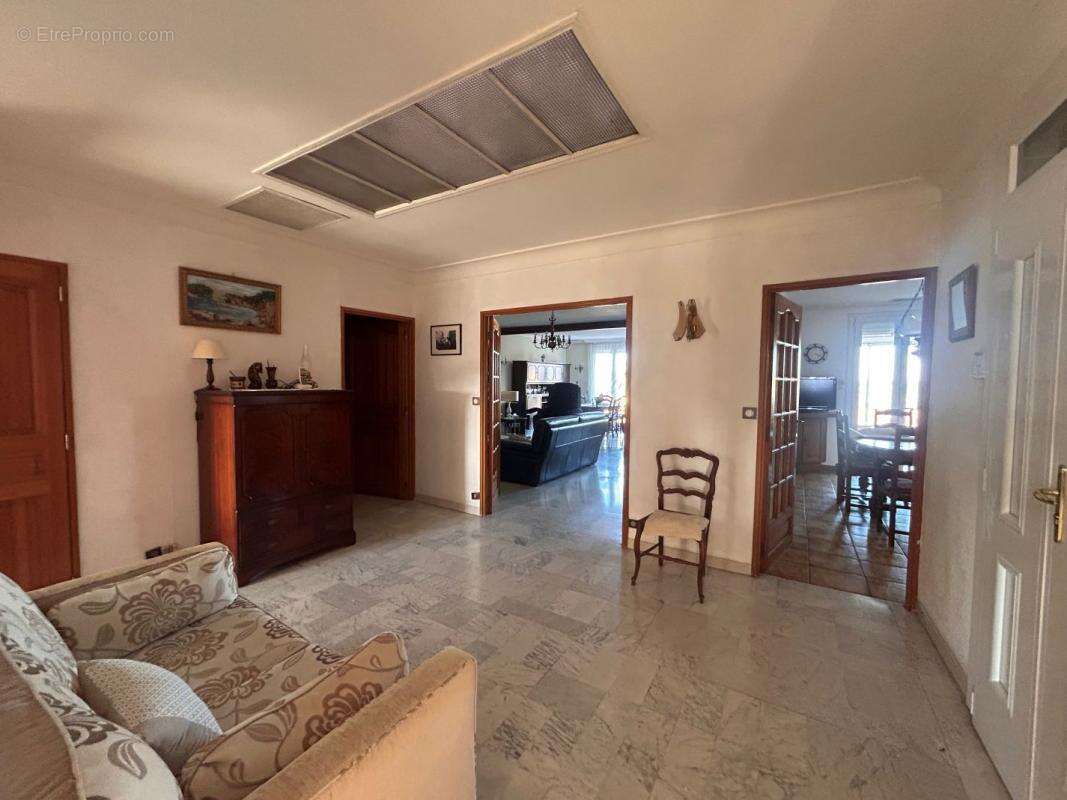 Appartement à POUSSAN