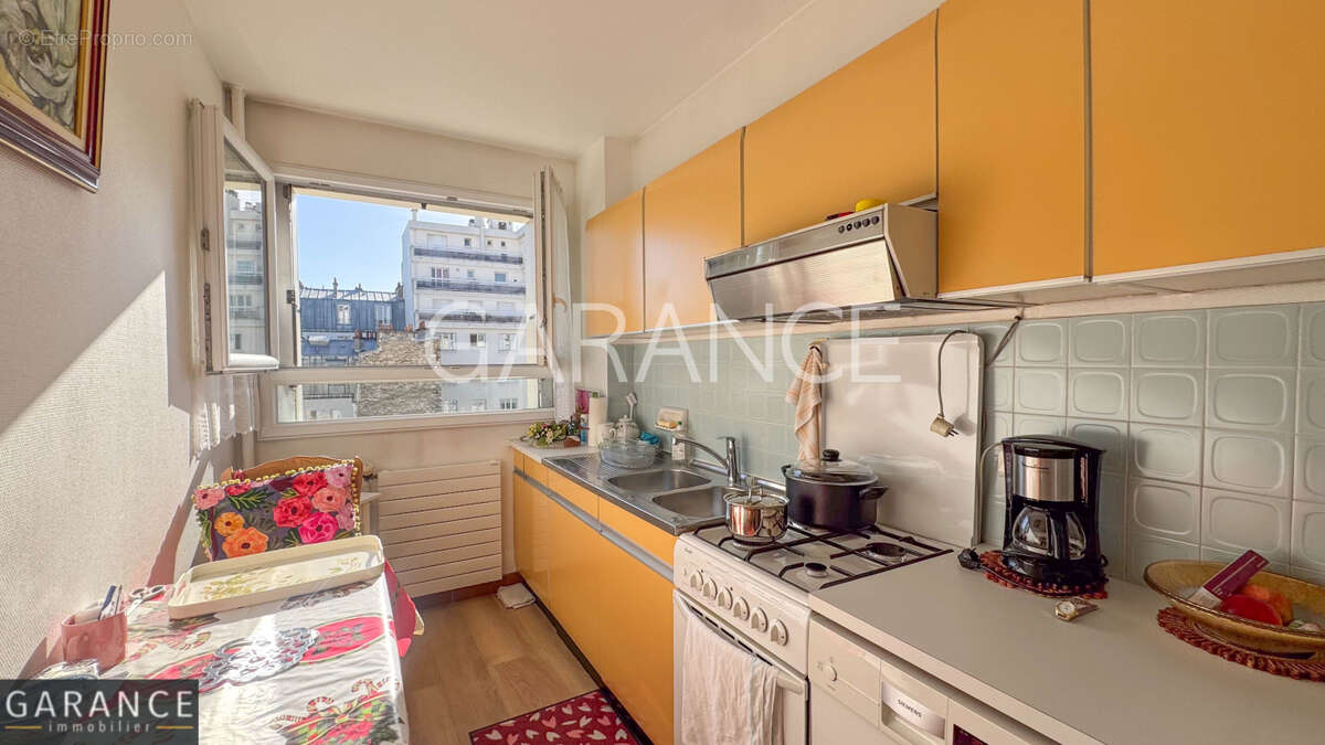 Appartement à PARIS-14E