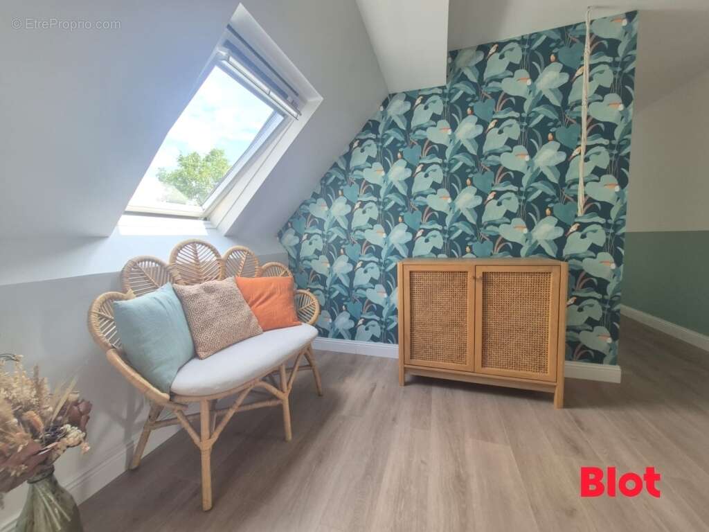 Maison 256 m² à Etrelles  - photo 7