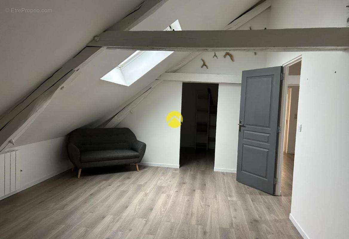 Maison à EGRISELLES-LE-BOCAGE