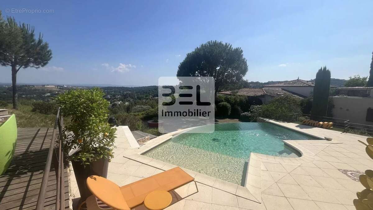 Maison à VILLENEUVE-LES-AVIGNON