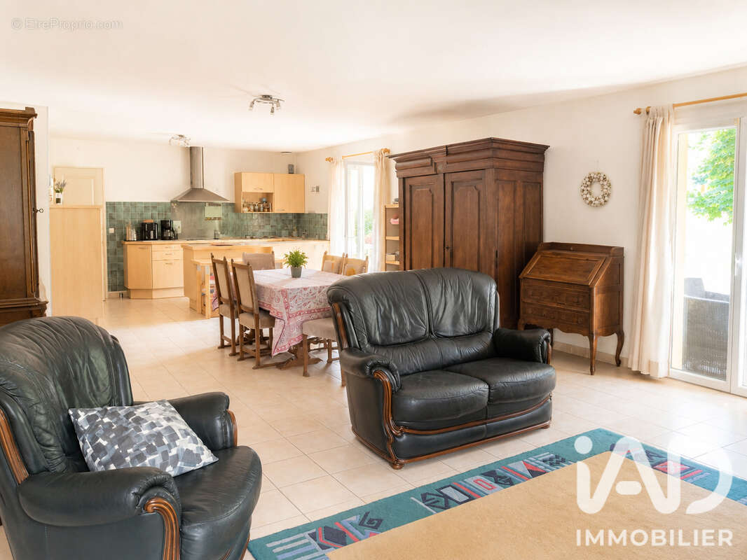 Maison 158 m² à Curnier  - photo 8