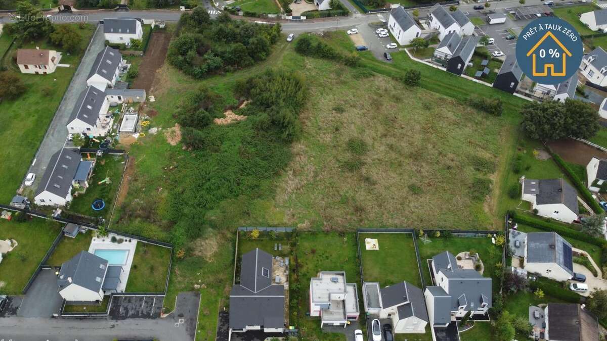 Terrain à MONTBAZON