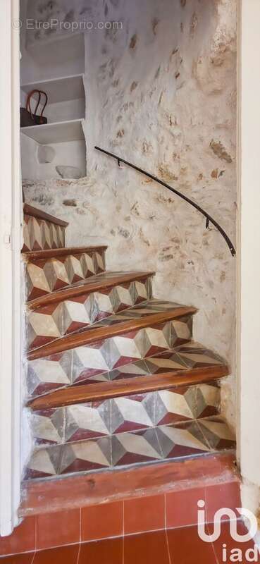 Maison 46 m² à Castelnau-De-Guers  - photo 3