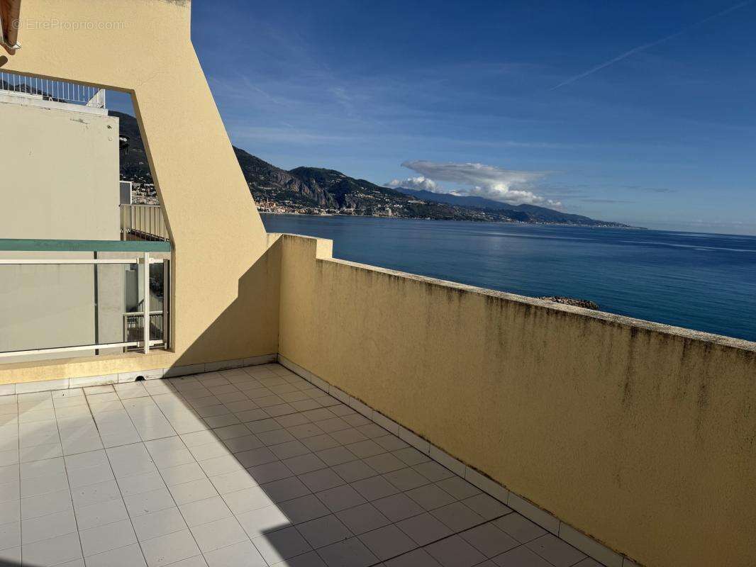 Appartement à ROQUEBRUNE-CAP-MARTIN