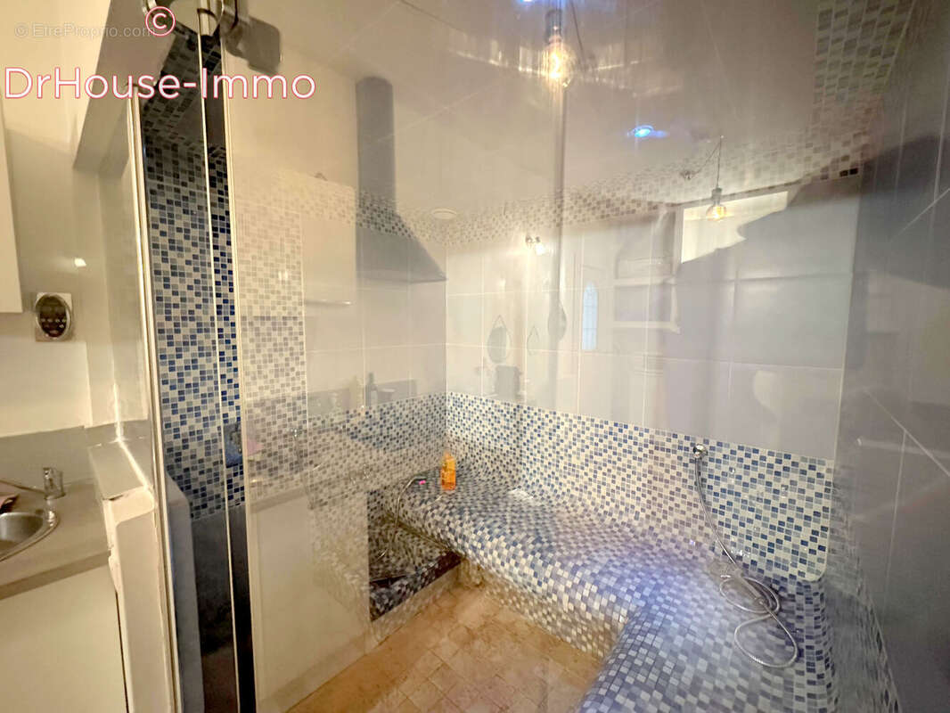 Autre à MARSEILLE-6E