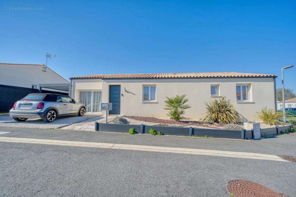 Maison moderne 95m² avec jardin et piscine à Saint-Agnant - photo 17