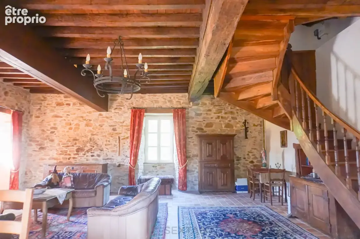 Domaine de 36 hectares avec sa charmante gentilhommière du XVIIe siècle, nichée au coeur du parc naturel du Périgord vert. - photo 18