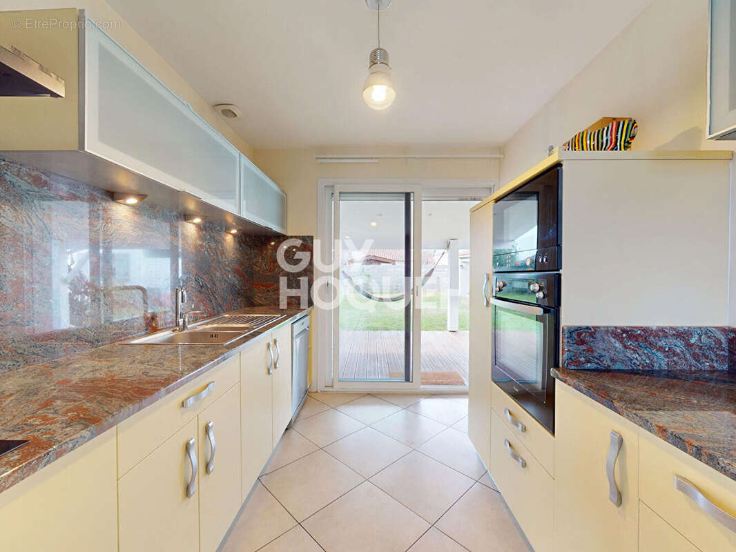 Maison à BENESSE-MAREMNE