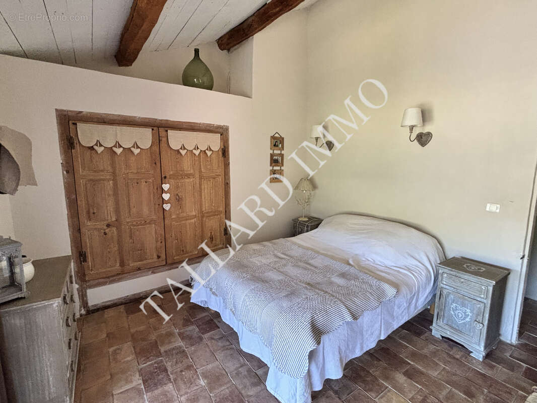 Venterol, maison 163 m2 + grages, caves et jardin. - photo 23
