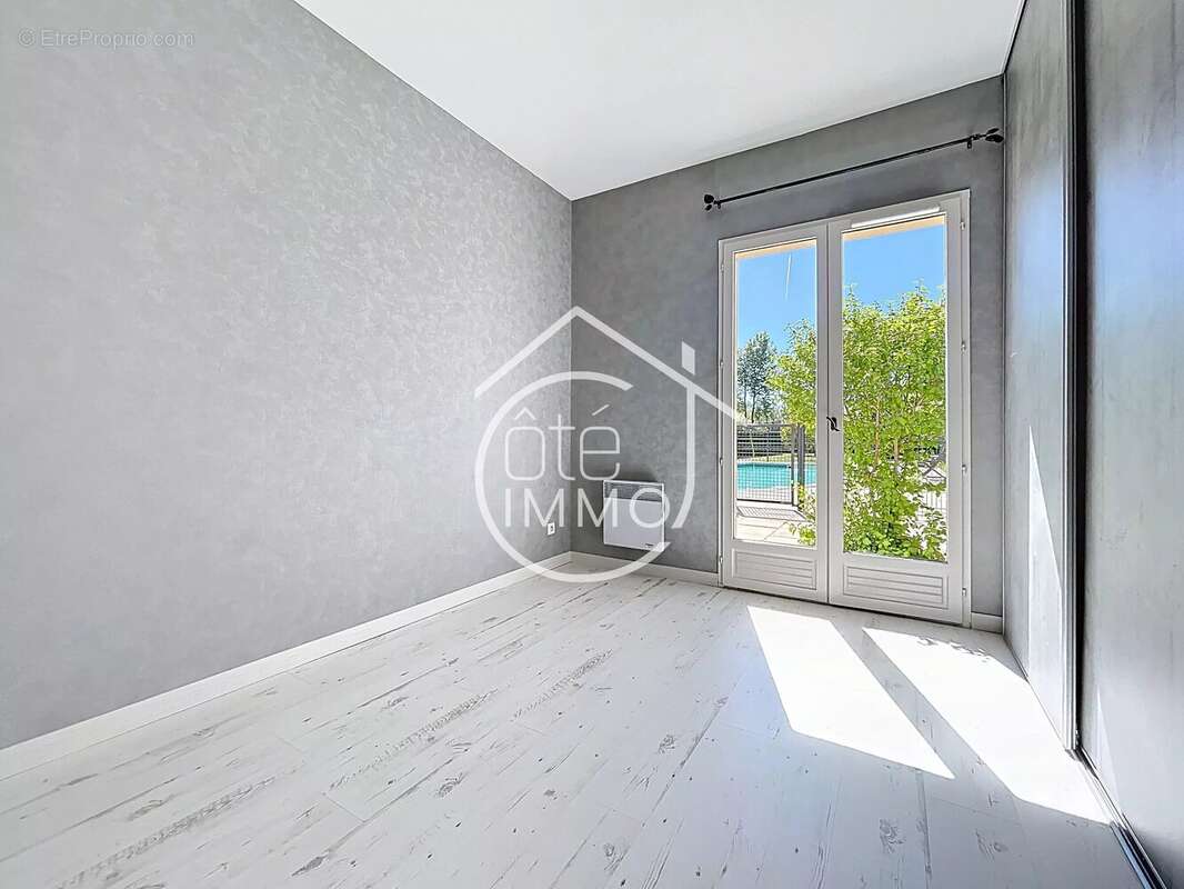 Maison à LAMOTHE-MONTRAVEL